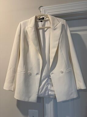 Express Women's Off-White Double-Breasted Blazer